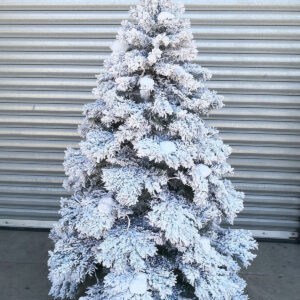 7′ heavy snow pine tree with 600 led lights